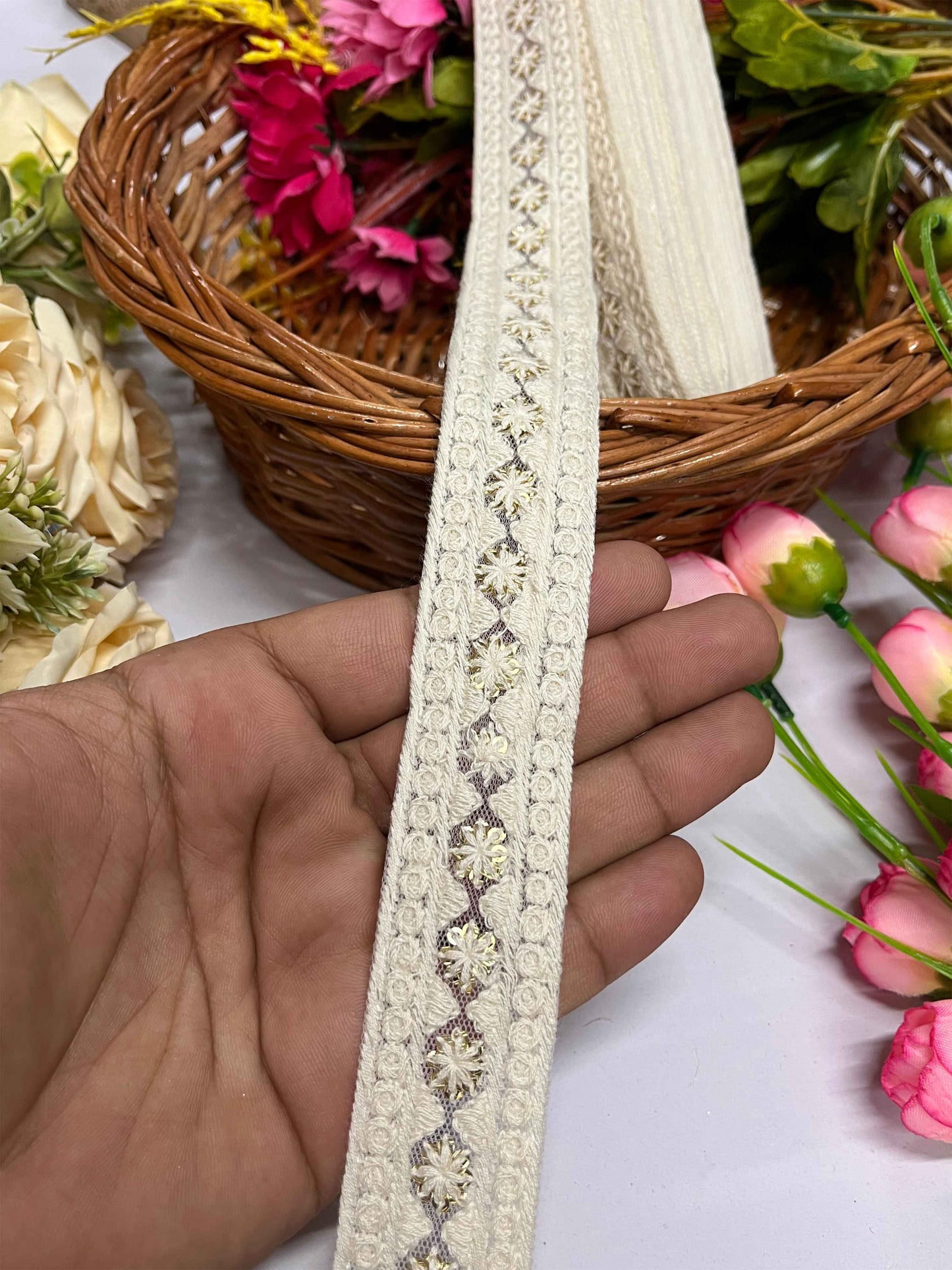 Dyble Lucknowi Lace in Earthy Off White – 9 Meter Roll