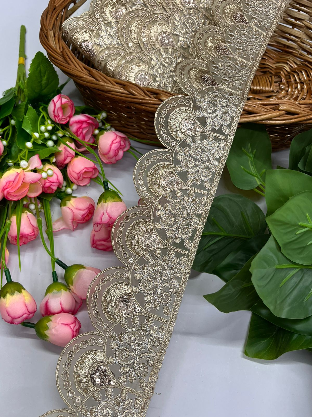 Scallop Design Zari Lace Saree Border, Dupatta Lace, Lehengas Lace Roll - 9 Meter (2.5 Inch Width, Gold)