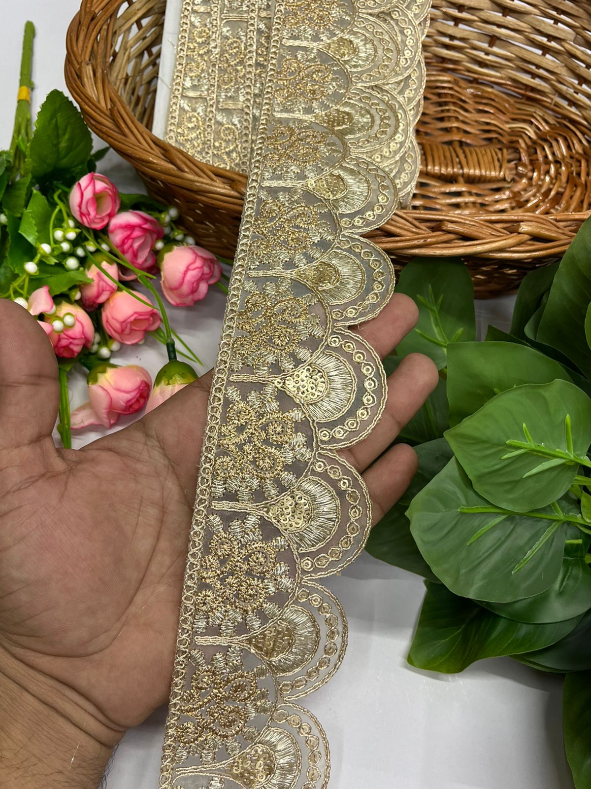 Scallop Design Zari Lace Saree Border, Dupatta Lace, Lehengas Lace Roll - 9 Meter (2.5 Inch Width, Gold)