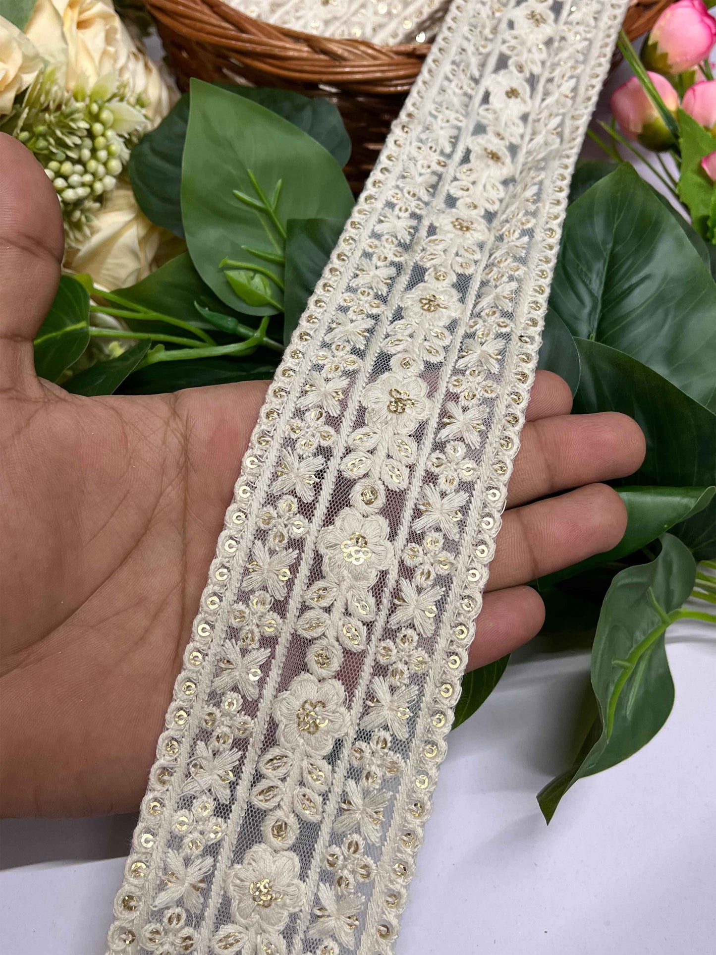 Dyble Lucknowi Lace in Off White Mistic – 9 Meter Roll