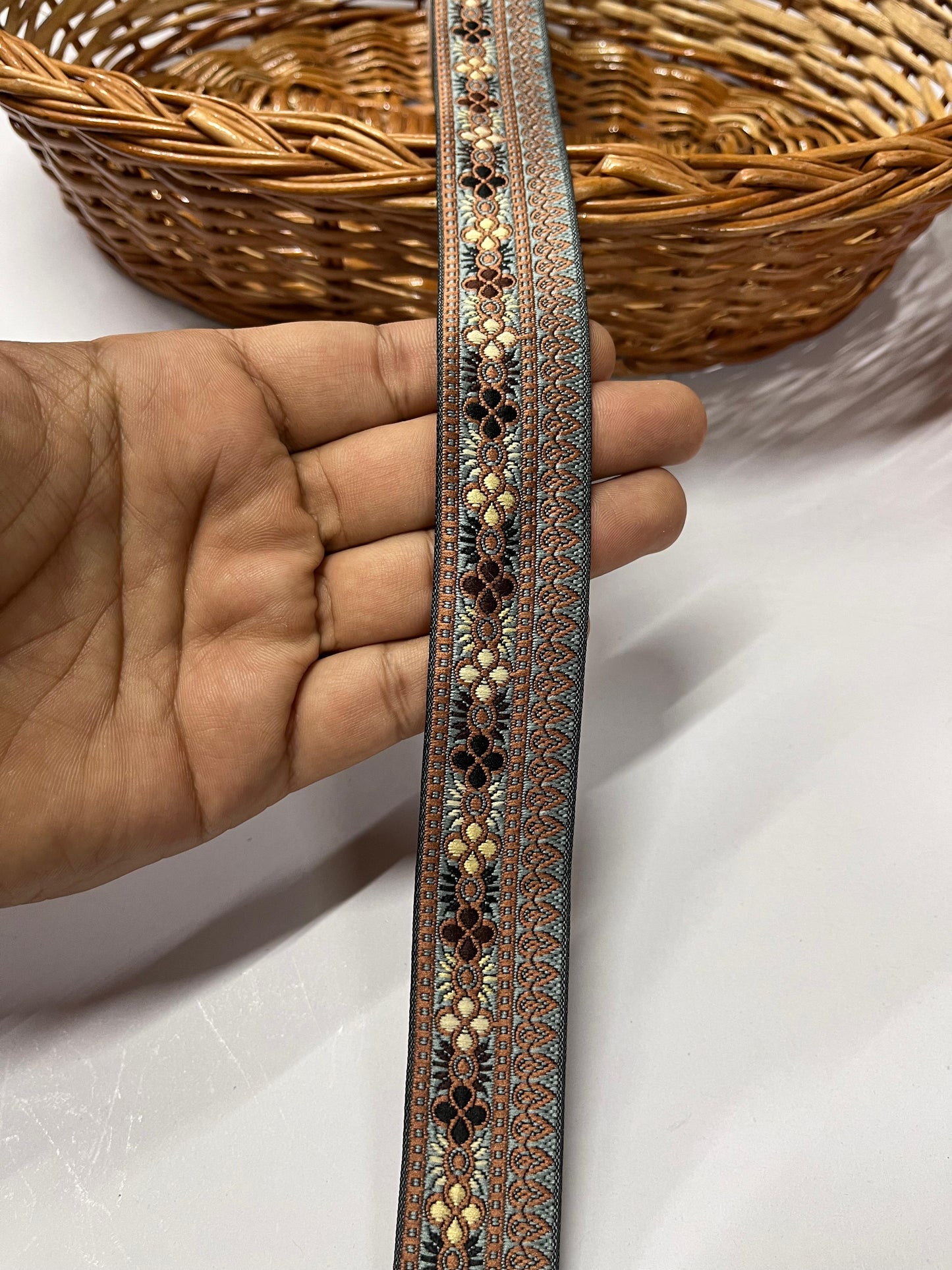 Banarasi Saree Lace Border – 9 Meters, 1-Inch Width, Traditional Zari Weave | Design 2