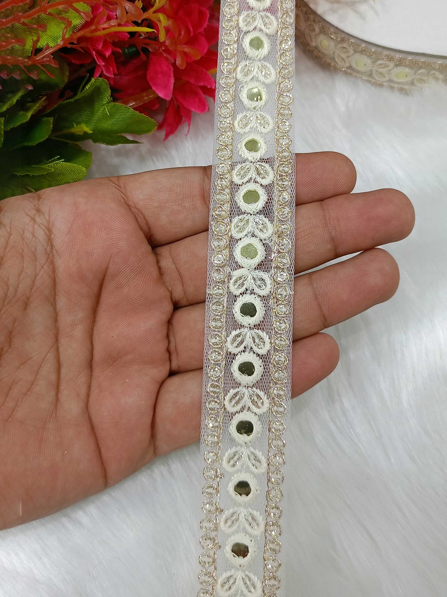 Elegant Mirror Foil Lace in Delicate Cream – 9 Meter Roll