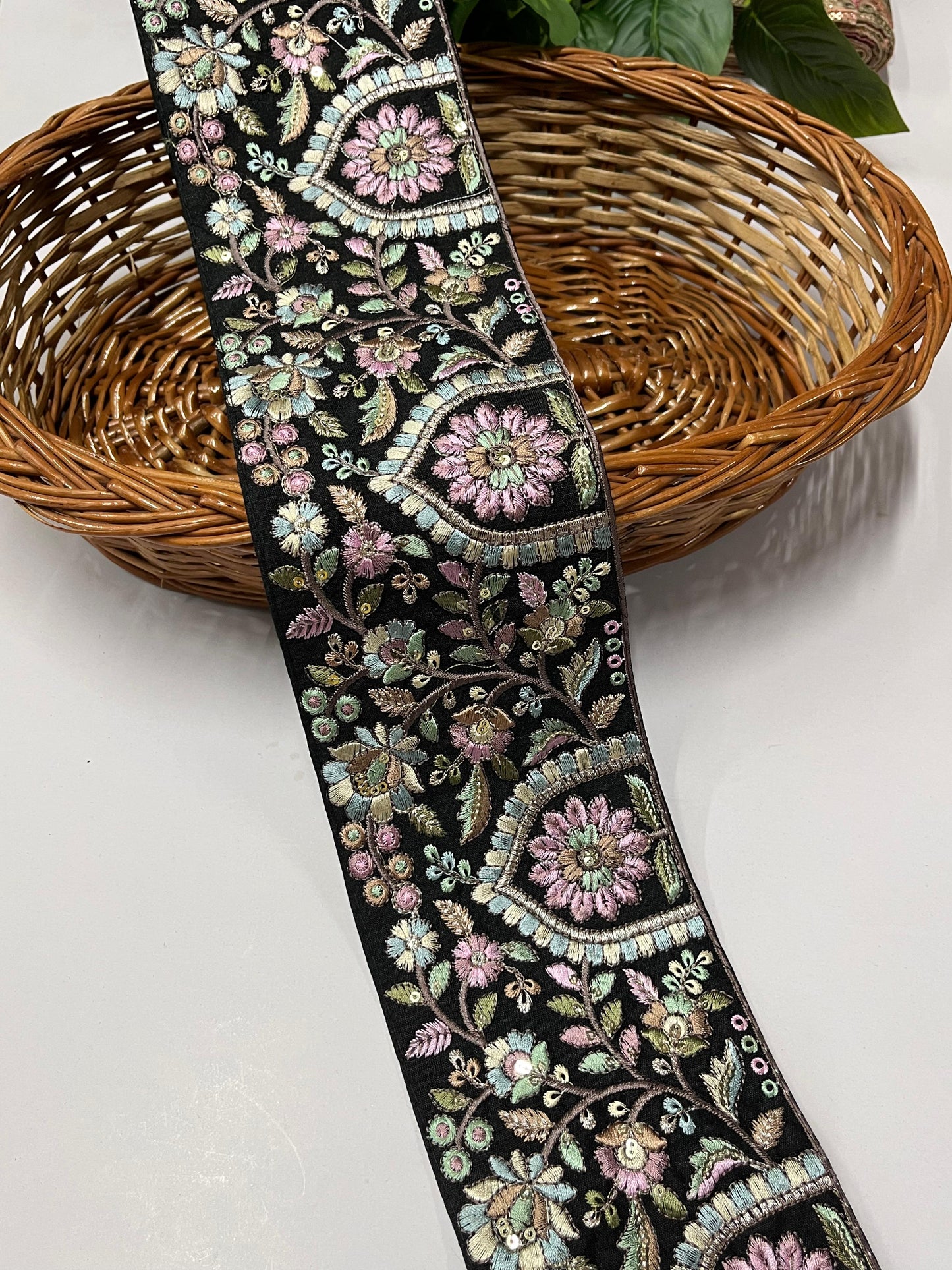 Threads Sewing Crafting Lace Border Embellishment – Embroidery Trim for Wedding & Curtain Décor – 9 Meter | Black Light Pink