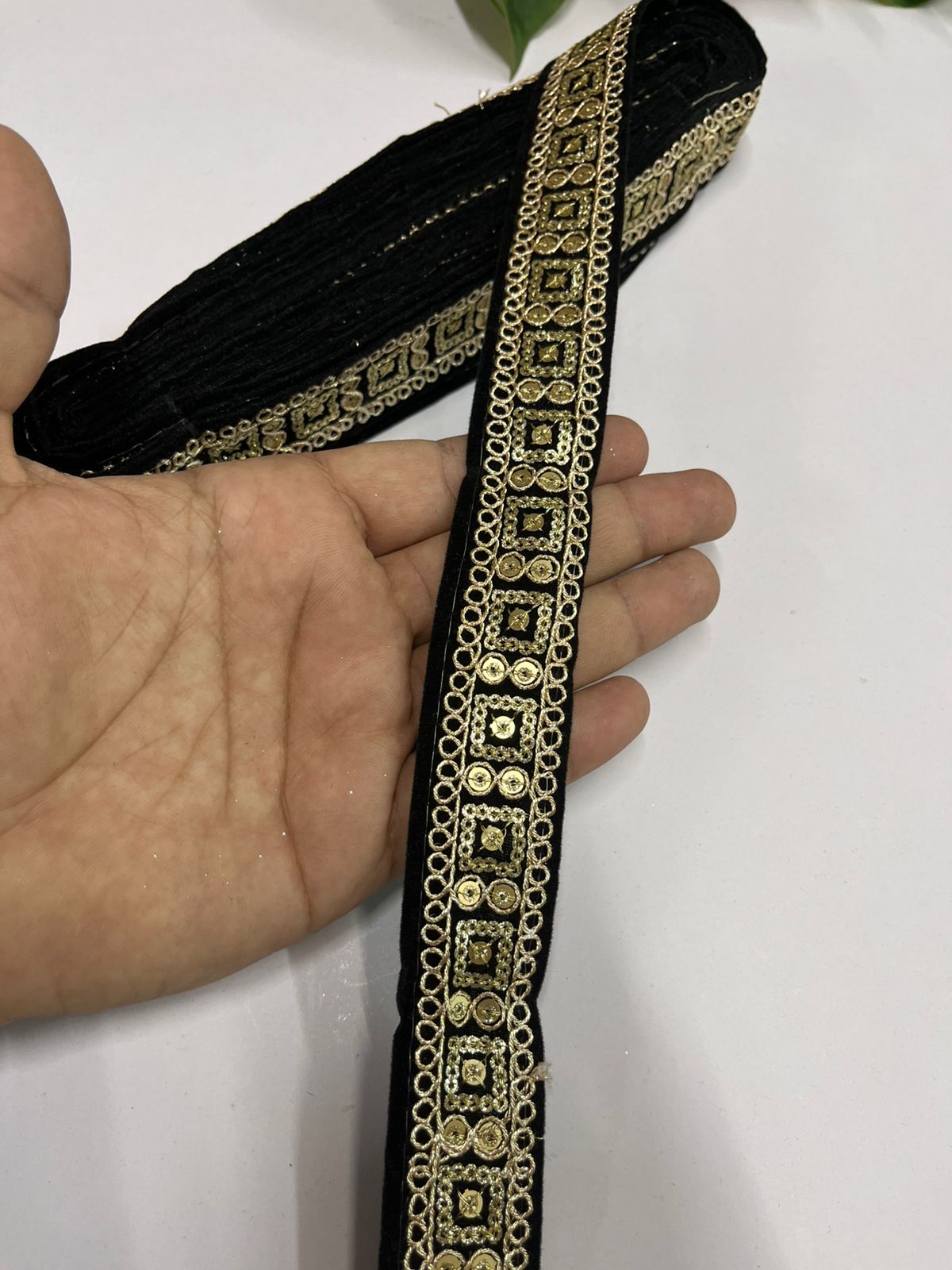 Velvet Saree Lace Trim | Indian Velvet Embroidered Lace Border for Saree and Dupatta (9 Mtr) | Black