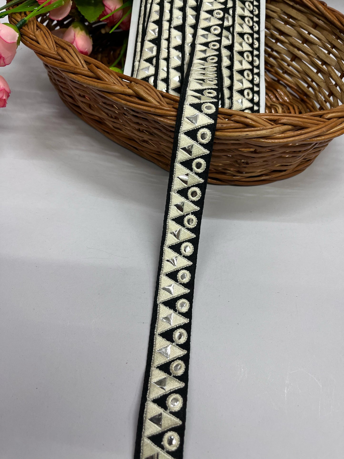 Black & White Thread Mirror Lace Border Trim – 9 Meters, 1-Inch Width | Black & White