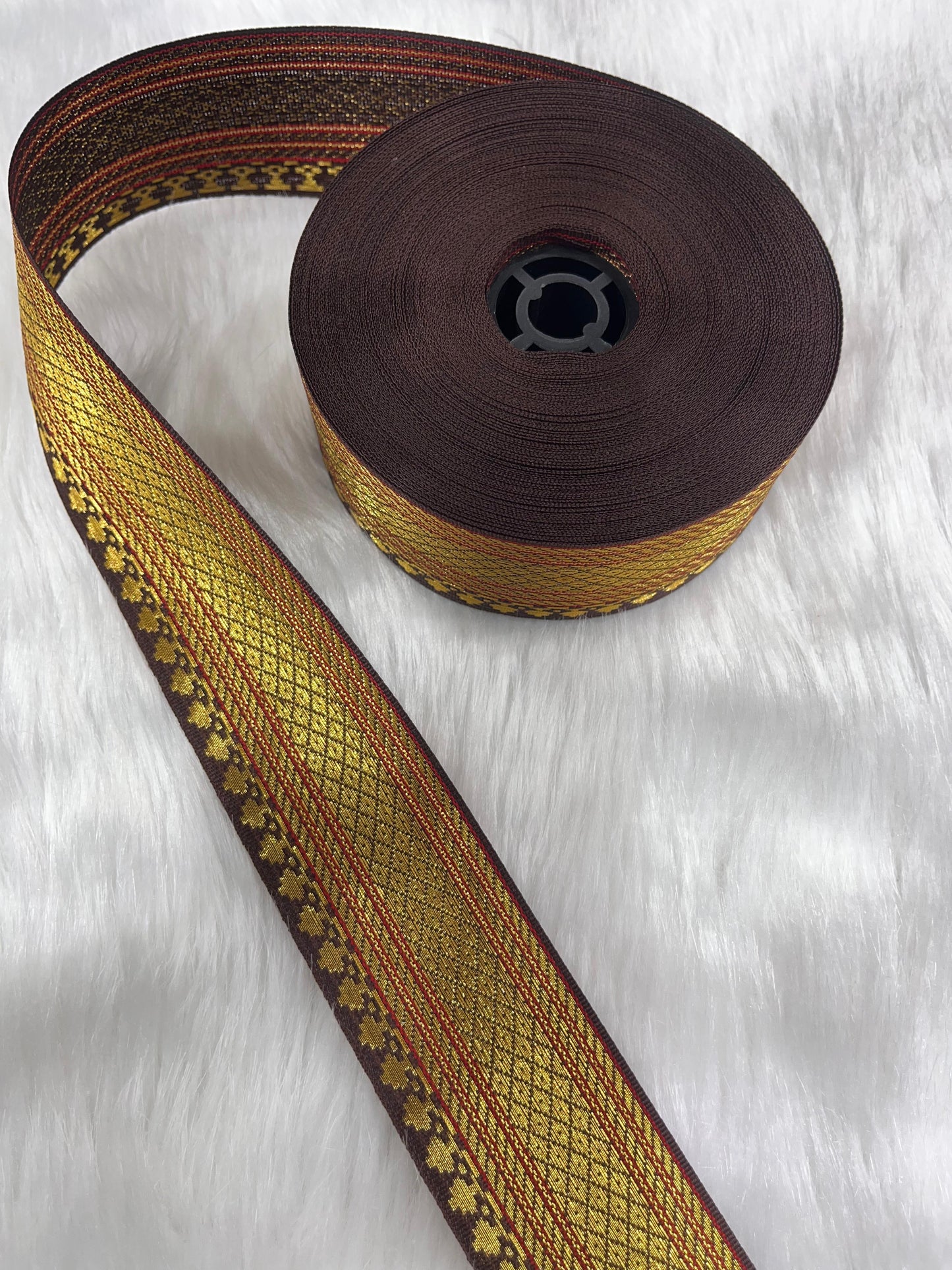 Beautiful Banarasi Border Lace – 9 Meters, 1.5-Inch Width, Handwoven Elegance | Brown