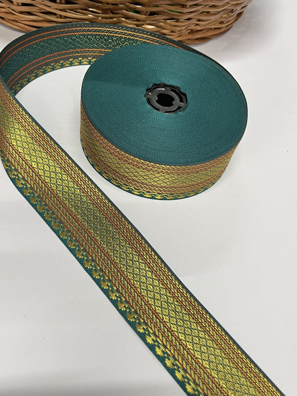 Beautiful Banarasi Border Lace – 9 Meter, 1.5 Inch Width – Traditional Embellished Trim, Rama Green