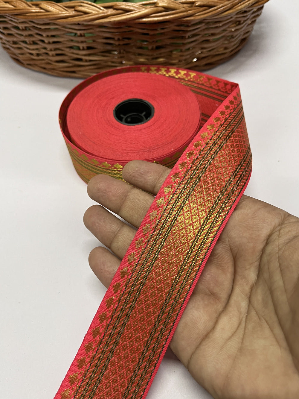 Beautiful Banarasi Border Lace – 9 Meter, 1.5 Inch Width – Traditional Embellished Trim, Pink
