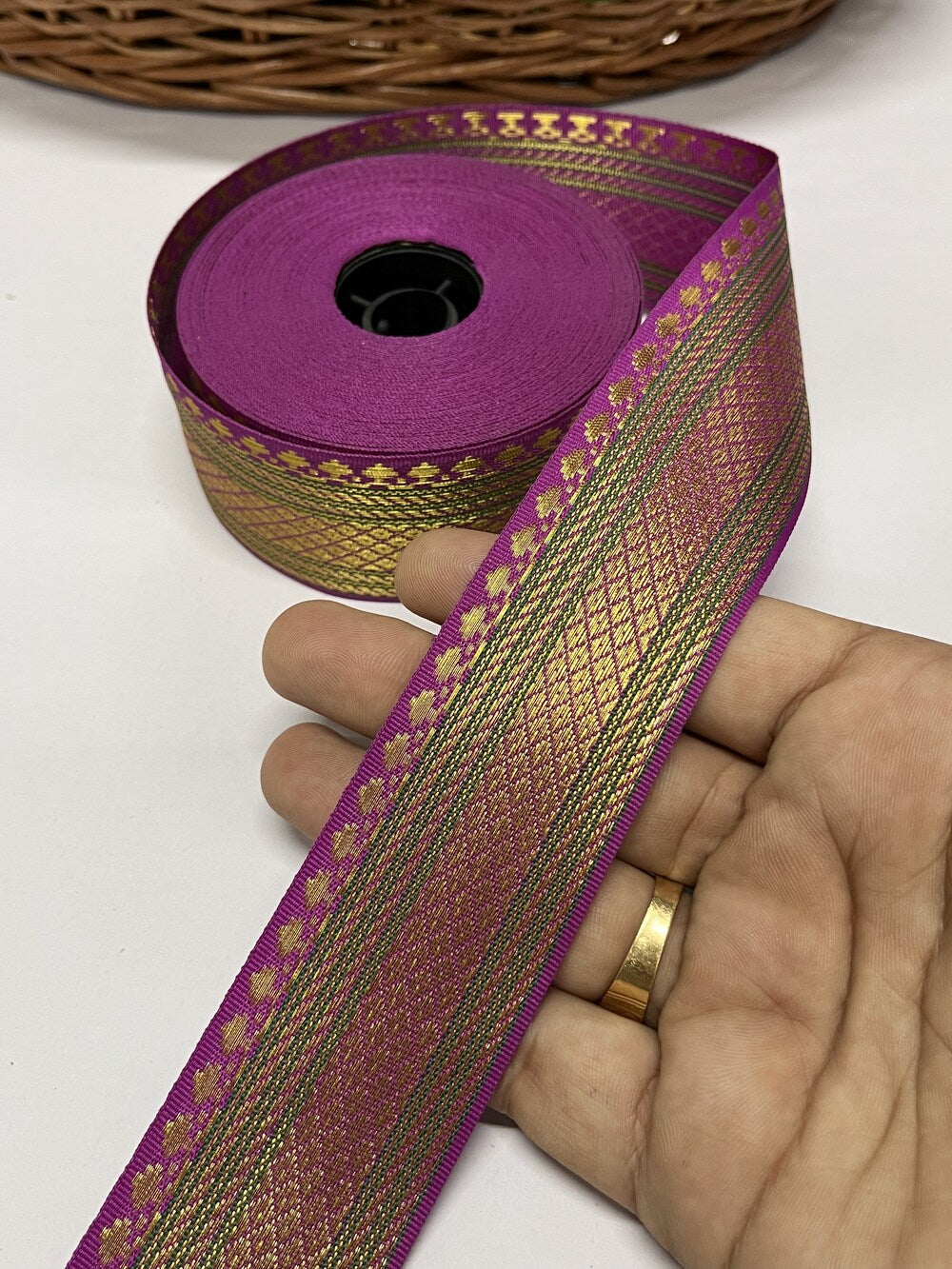 Beautiful Banarasi Border Lace – 9 Meter, 1.5 Inch Width – Traditional Embellished Trim, Majanta
