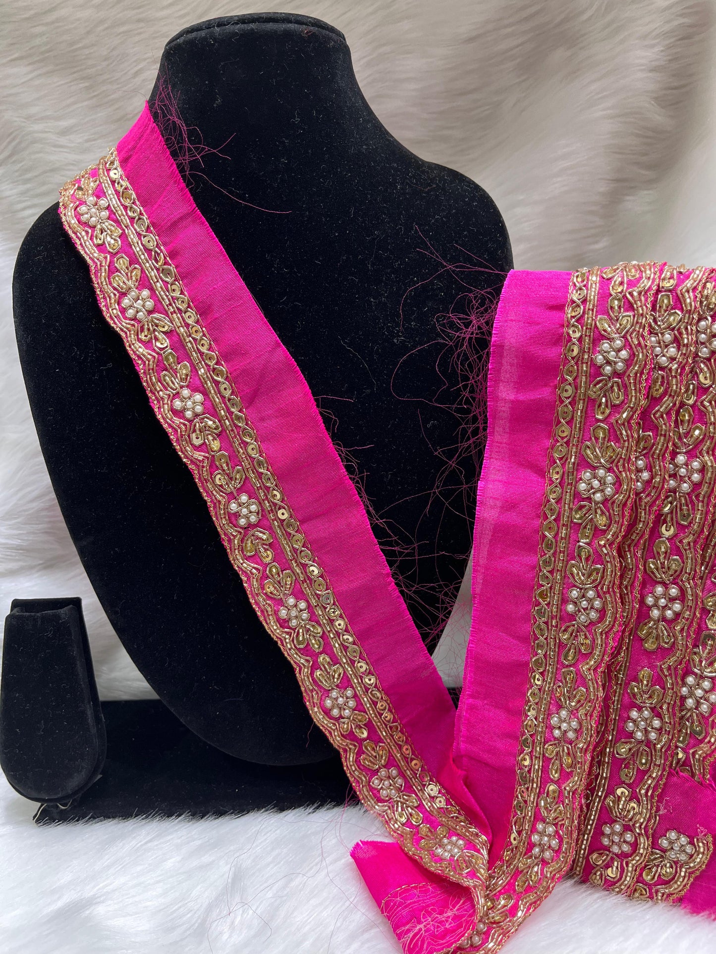 Maggam Work Lace for Sarees & Dupattas – 9 Meters, 2-Inch Width, Handcrafted Embroidery Border | Rani Pink