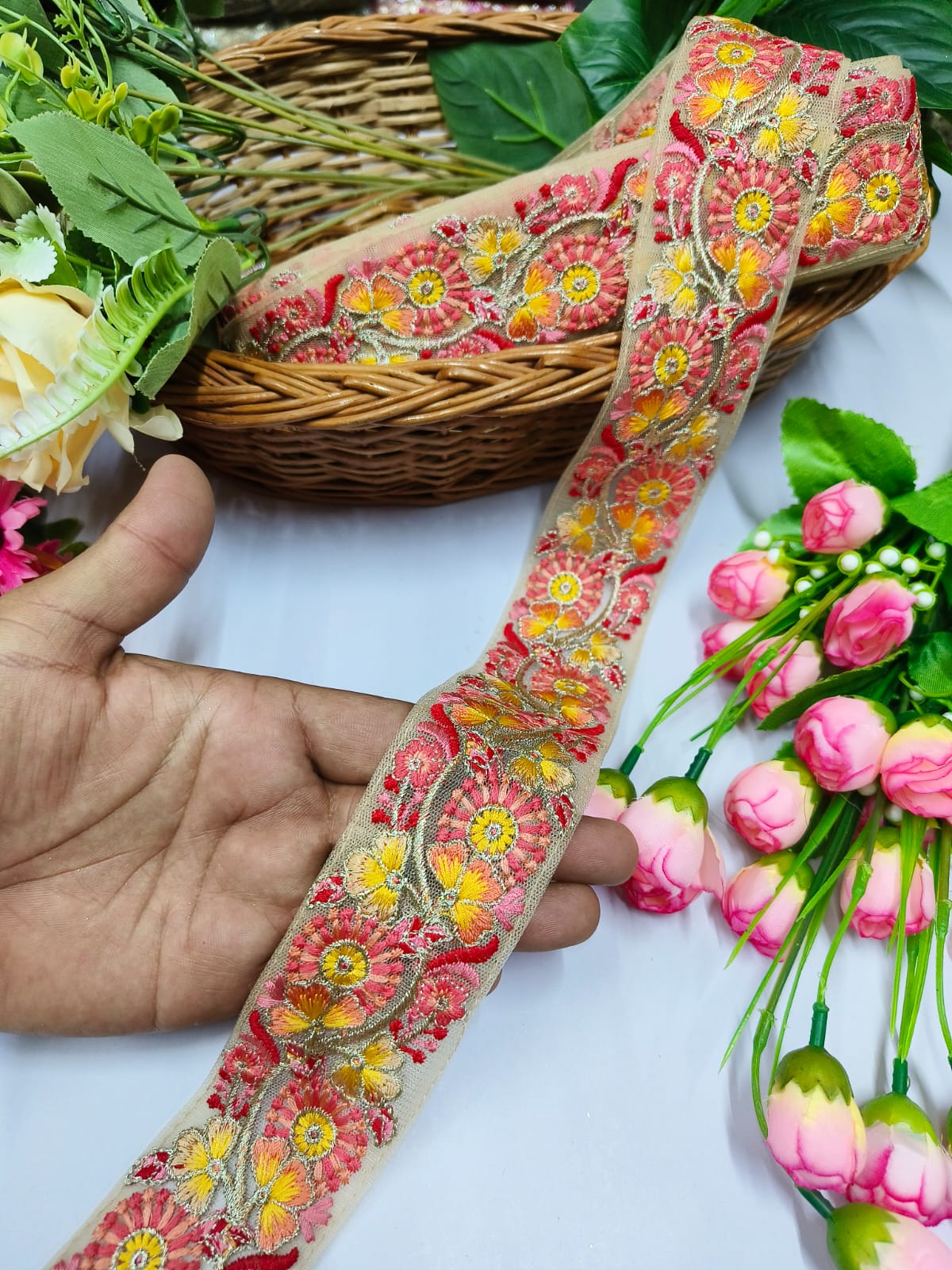 Embroidered Fabric Trim Indian Embroidery Sari Border Crafting Saree Sewing Decorative Beach Bag Cushions Trimmings Ribbons Tape, Jewelry Making Trim, Table Runner Lace - Multi