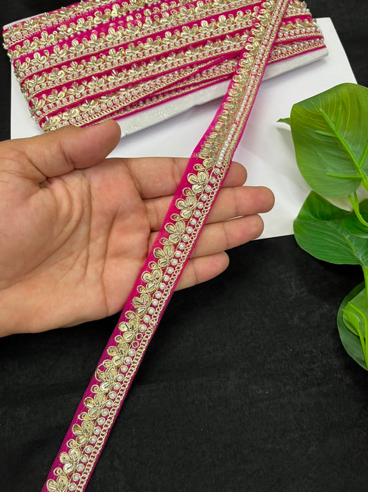 Maggam Work Lace on Net Fabric for Sarees, Lehengas & Dupattas – Designer Embroidered Ethnic Lace Border (1 Inch) | Rani Pink