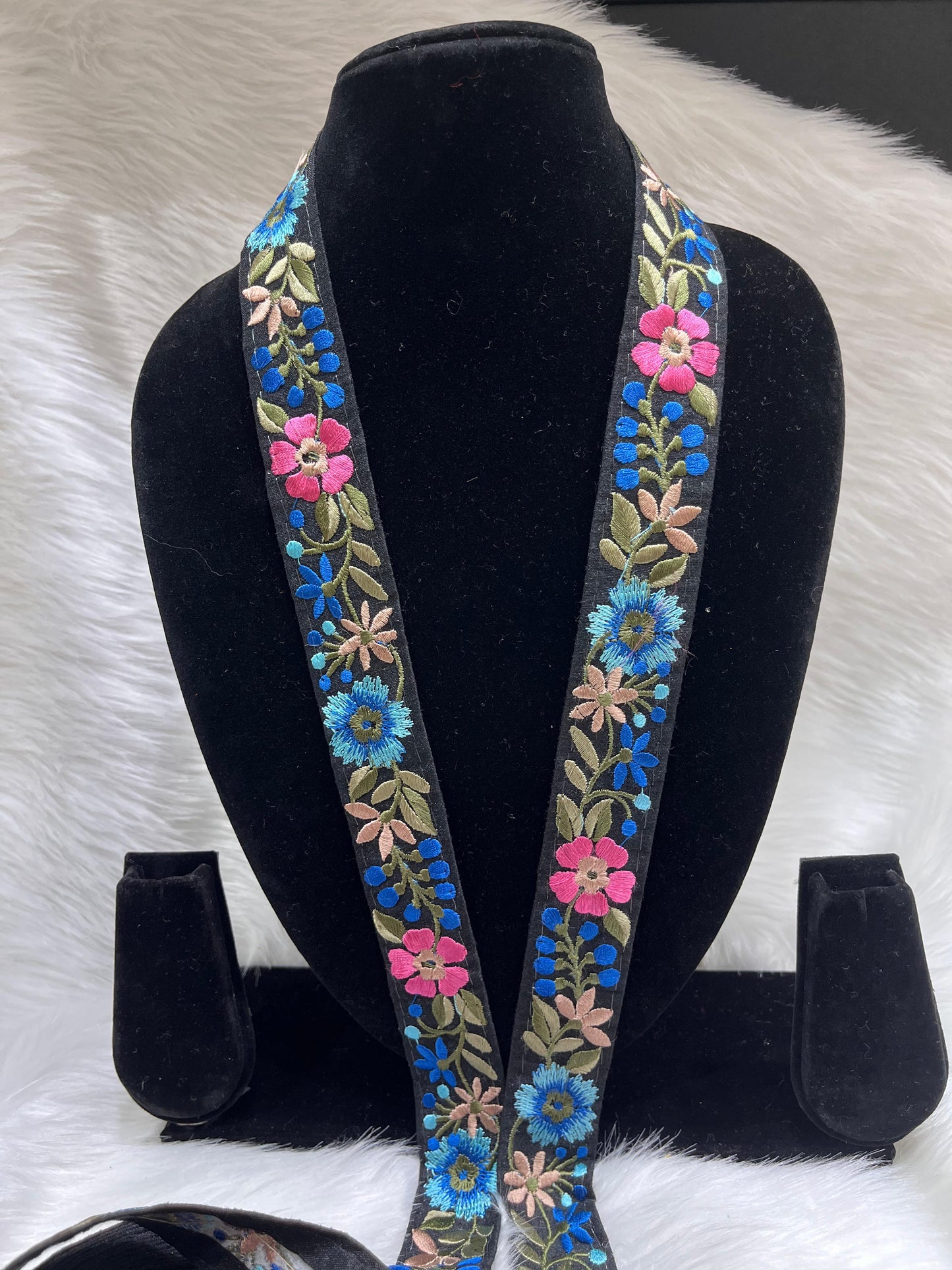 Multicoloured Flower Lace Trim - 9 Meter Thread Embroidered Lace Borders | Blue & Pink