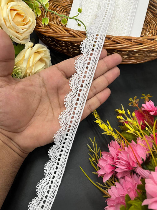 Graceful White Scallops Lace – Imported Decorative Lace for Sarees, Dupattas, and Dresses (9 mtr, 1 inch)