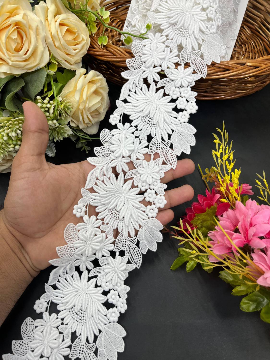Beautiful Flower Style White Imported Lace – Decorative Lace for Sarees, Dupattas, and Dresses (9 mtr, 4 inch)
